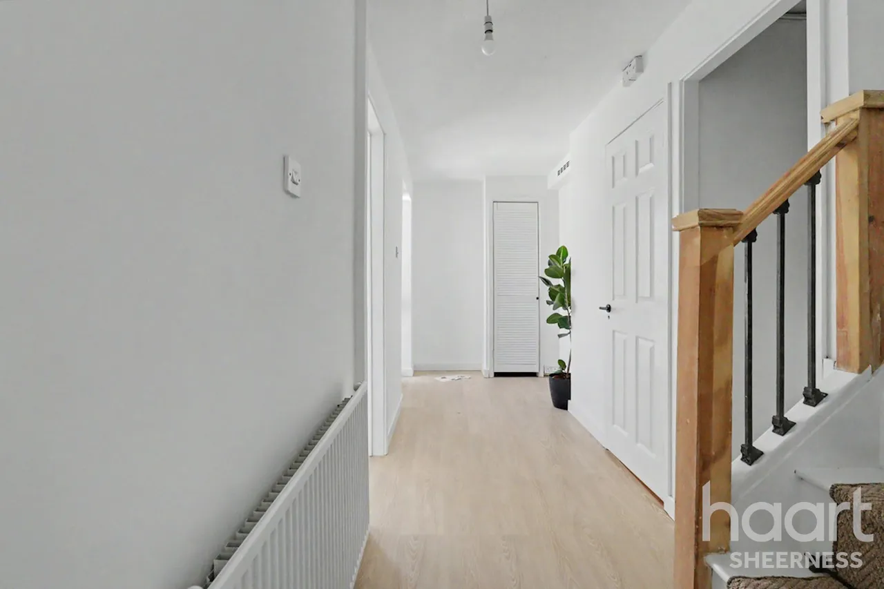 Alder Close, Sheerness, ME12, photo 4