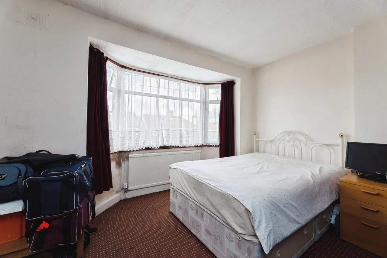 Cheriton Avenue, Ilford, IG5, photo 12