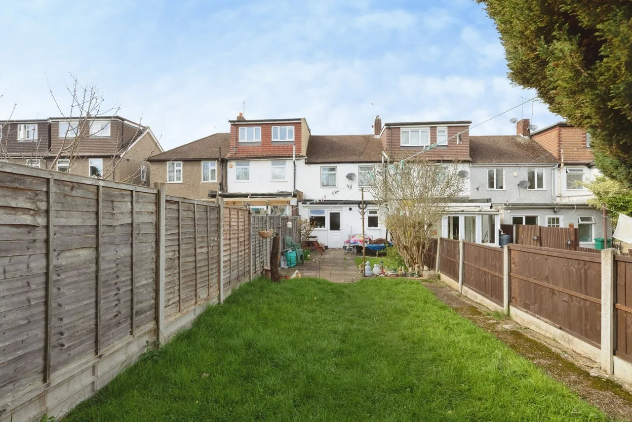 Cheriton Avenue, Ilford, IG5, photo 14