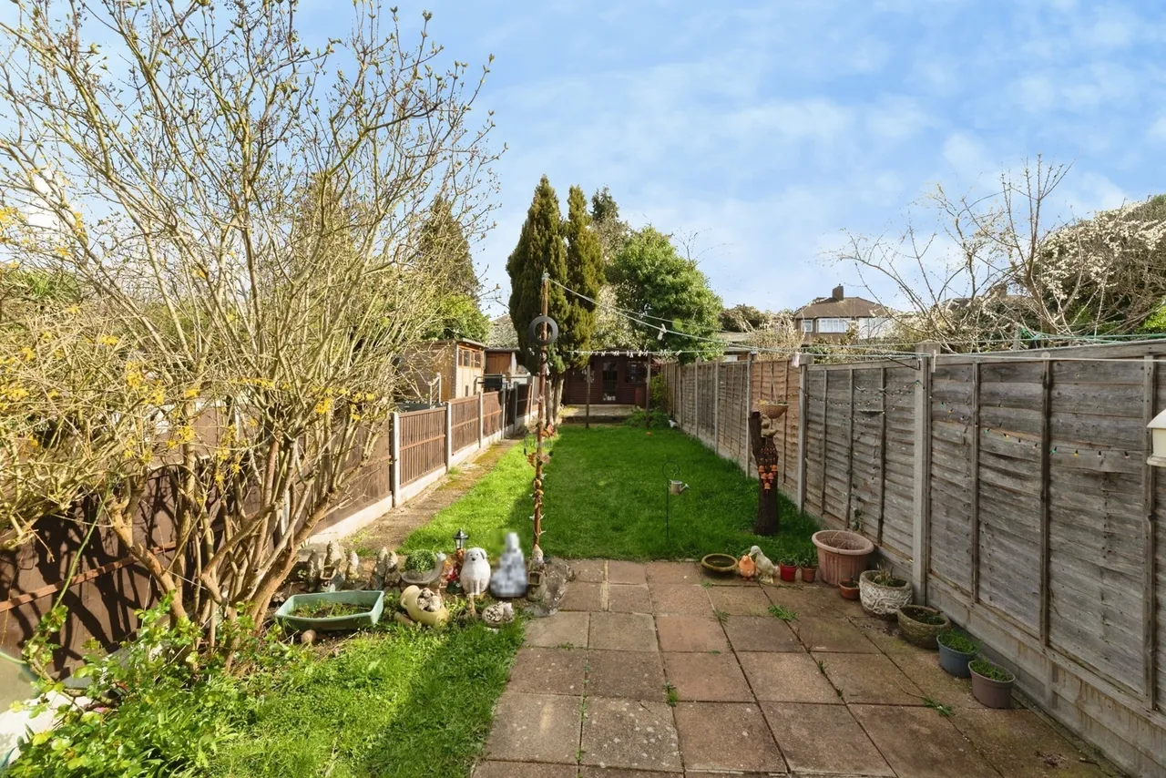 Cheriton Avenue, Ilford, IG5, photo 16
