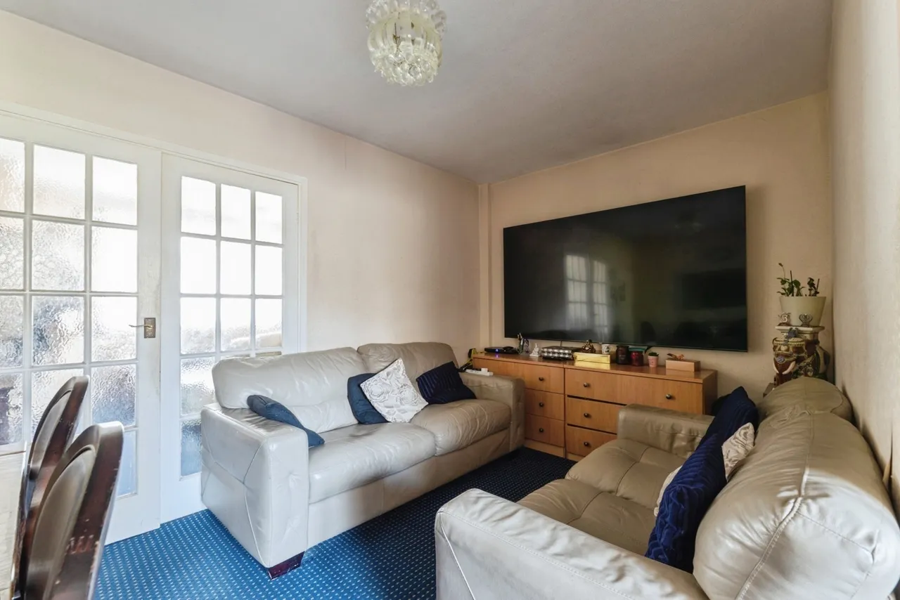 Cheriton Avenue, Ilford, IG5, photo 5