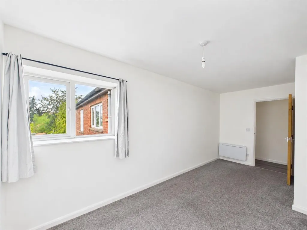 5a & 5b, Cleeve Wood Road, Downend, Bristol, BS16 2SF, photo 3