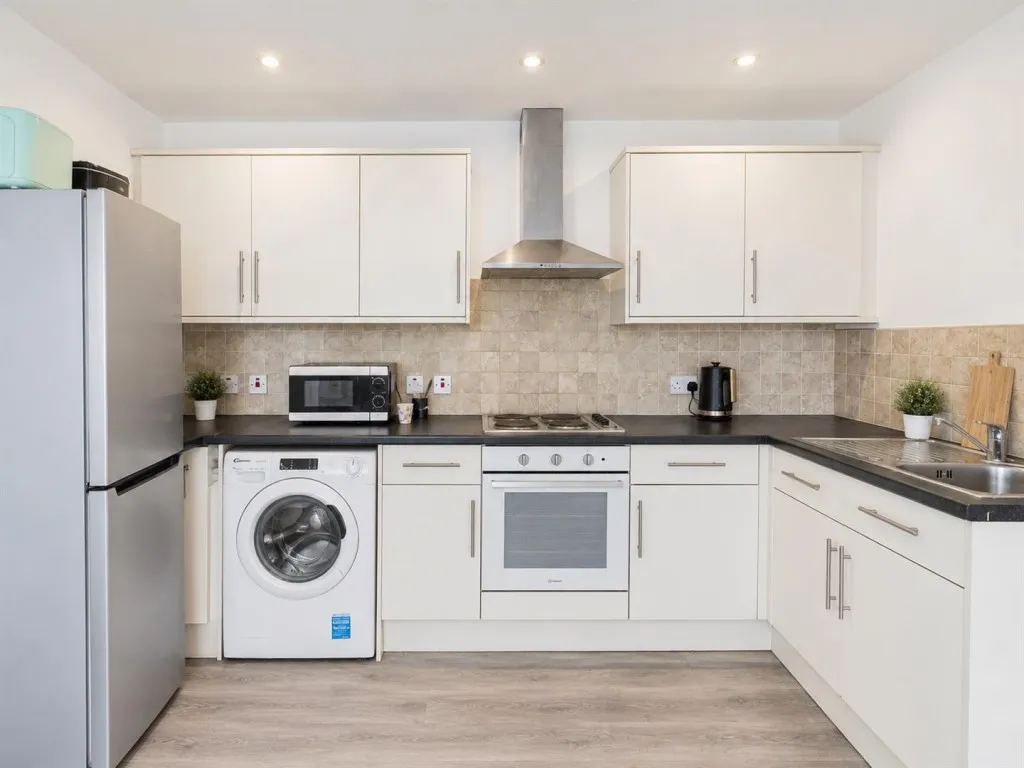 5a & 5b, Cleeve Wood Road, Downend, Bristol, BS16 2SF, photo 2
