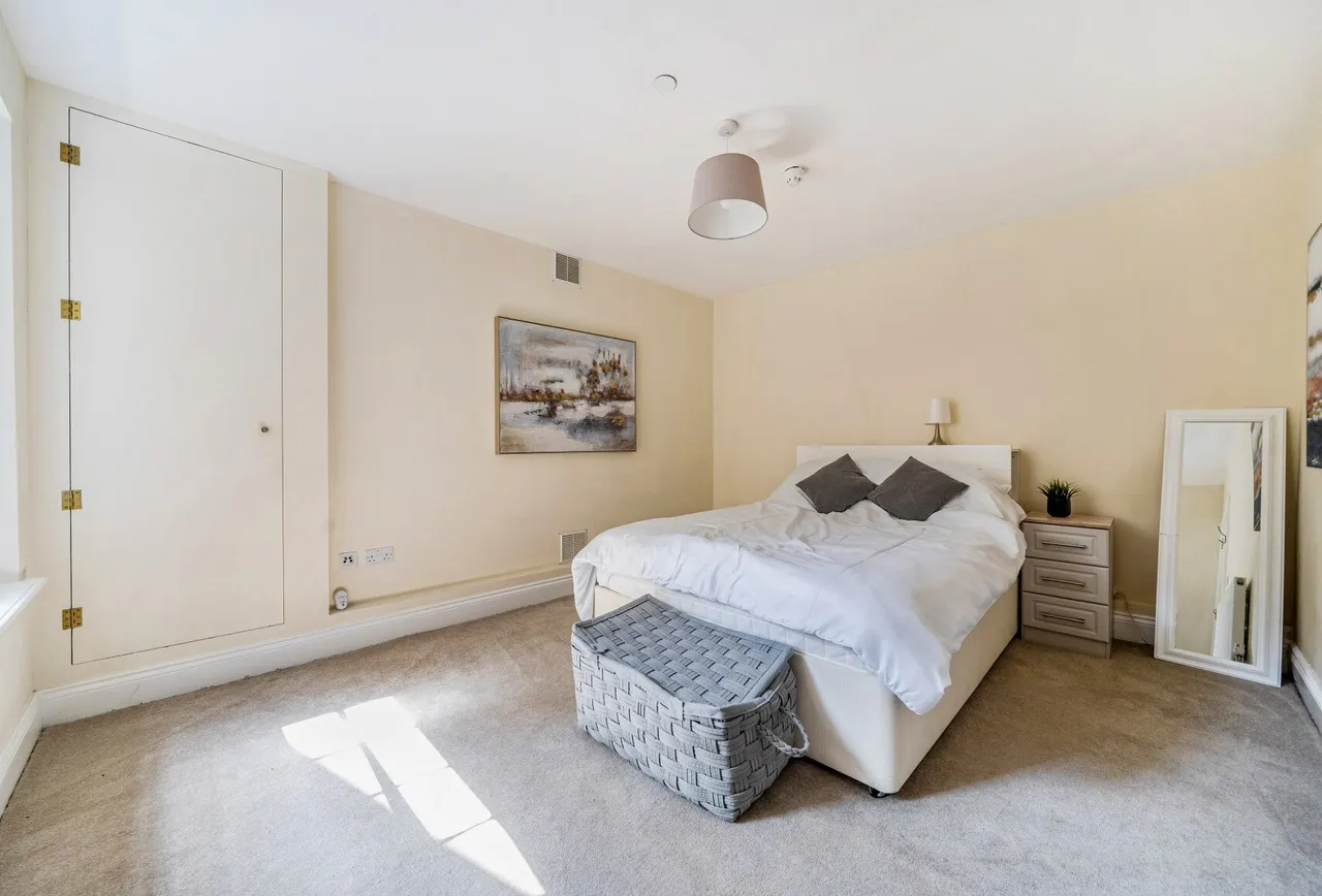Wellington Street, Cheltenham, GL50 1XY, photo 4