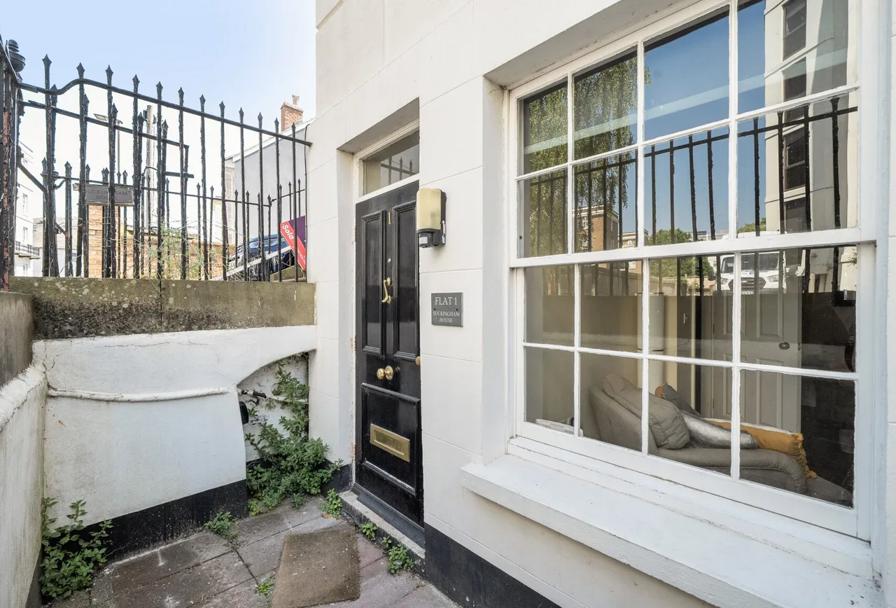 2 bed flat for sale — Wellington Street, Cheltenham, GL50 1XY