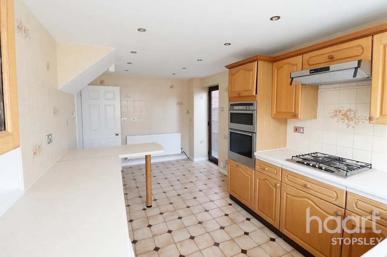 Rotherfield, Luton, LU2, photo 2
