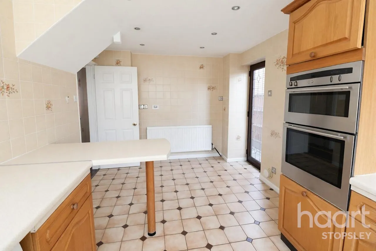 Rotherfield, Luton, LU2, photo 11