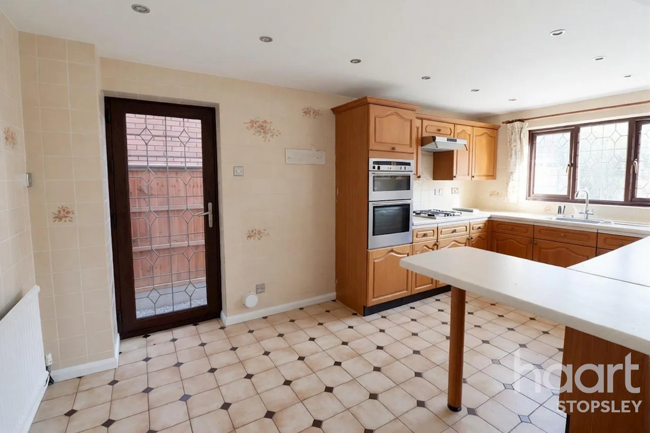 Rotherfield, Luton, LU2, photo 9