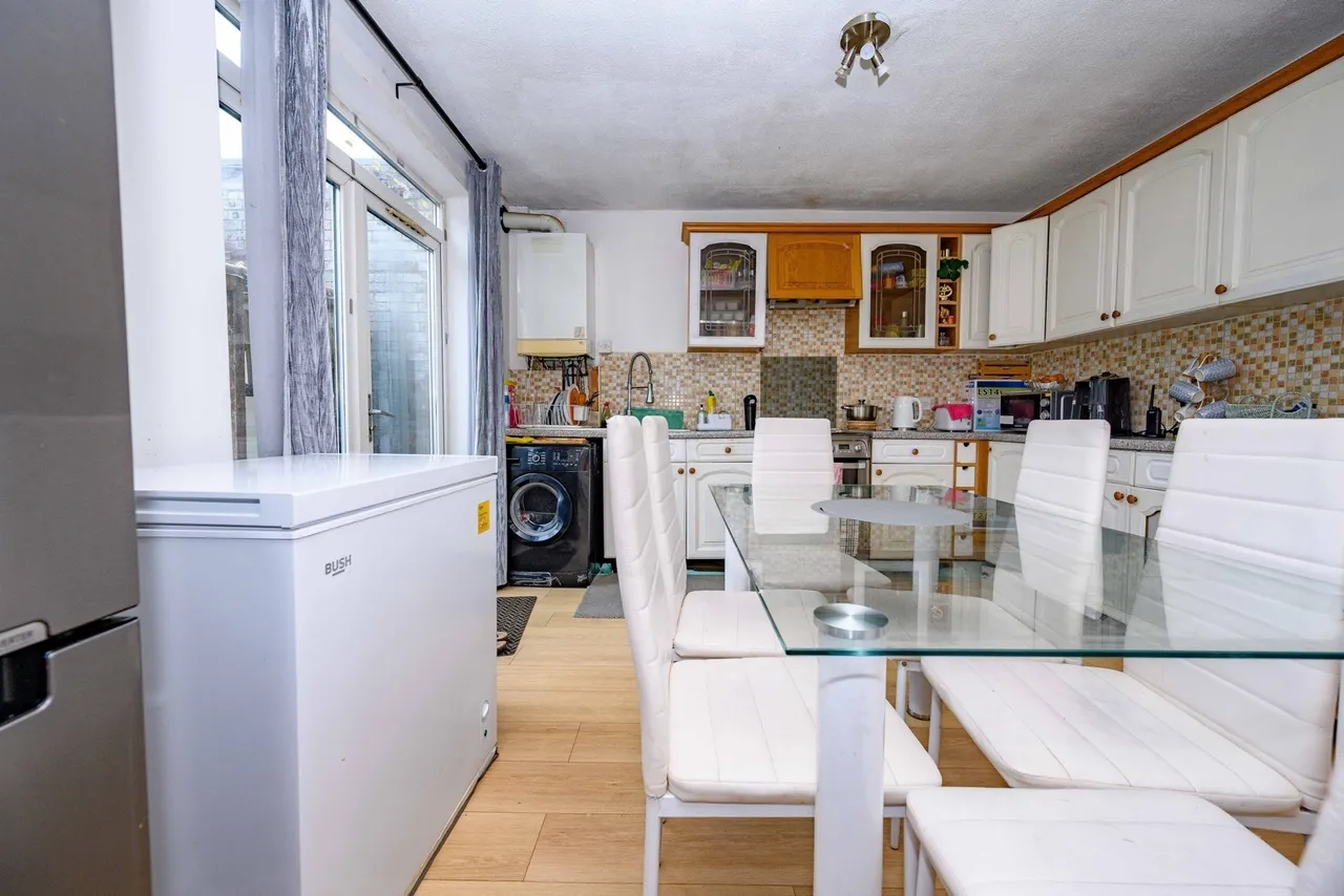 Chester Avenue, Luton, Bedfordshire, LU4, photo 4