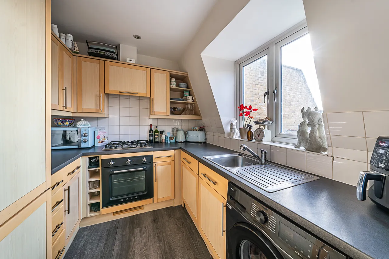 Lavender Hill, London, SW11, photo 12