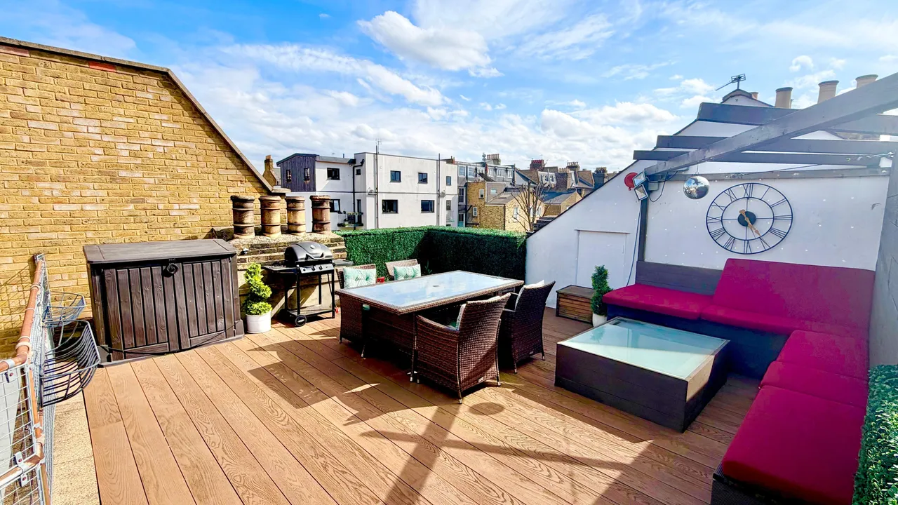 2 bed flat for sale — Lavender Hill, London, SW11