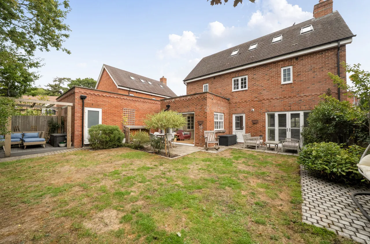 Hall Garden, Binfield, Bracknell, Berkshire, RG42 4NY, photo 20