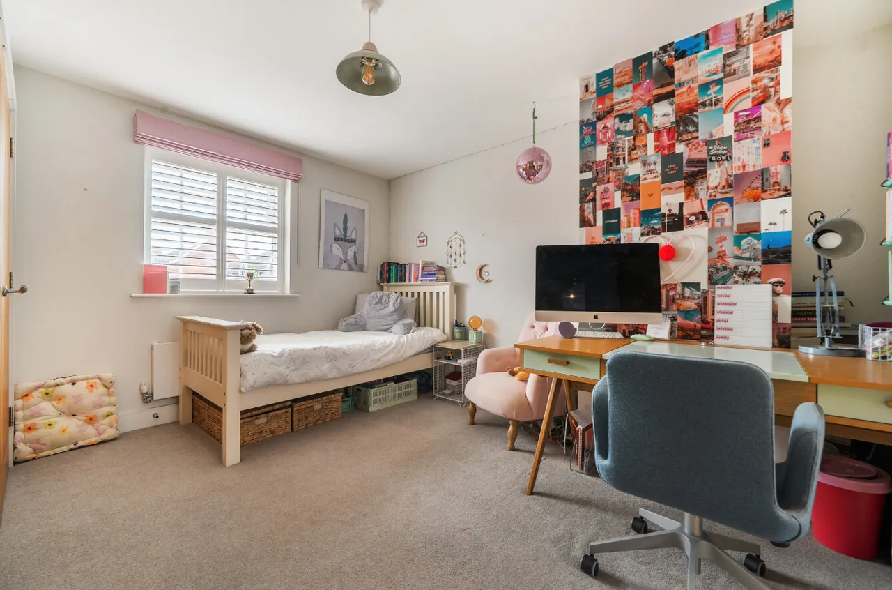 Hall Garden, Binfield, Bracknell, Berkshire, RG42 4NY, photo 12