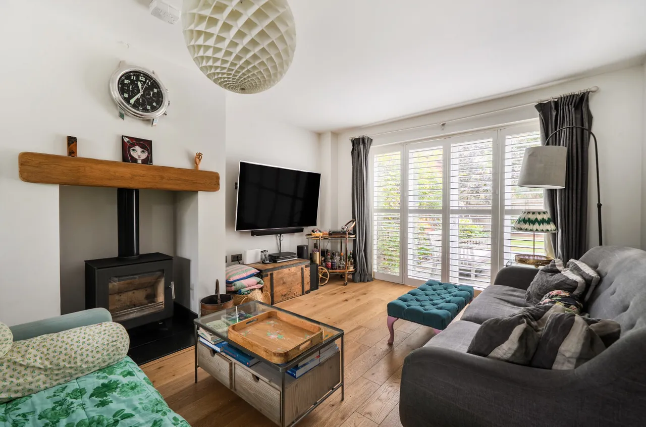 Hall Garden, Binfield, Bracknell, Berkshire, RG42 4NY, photo 3