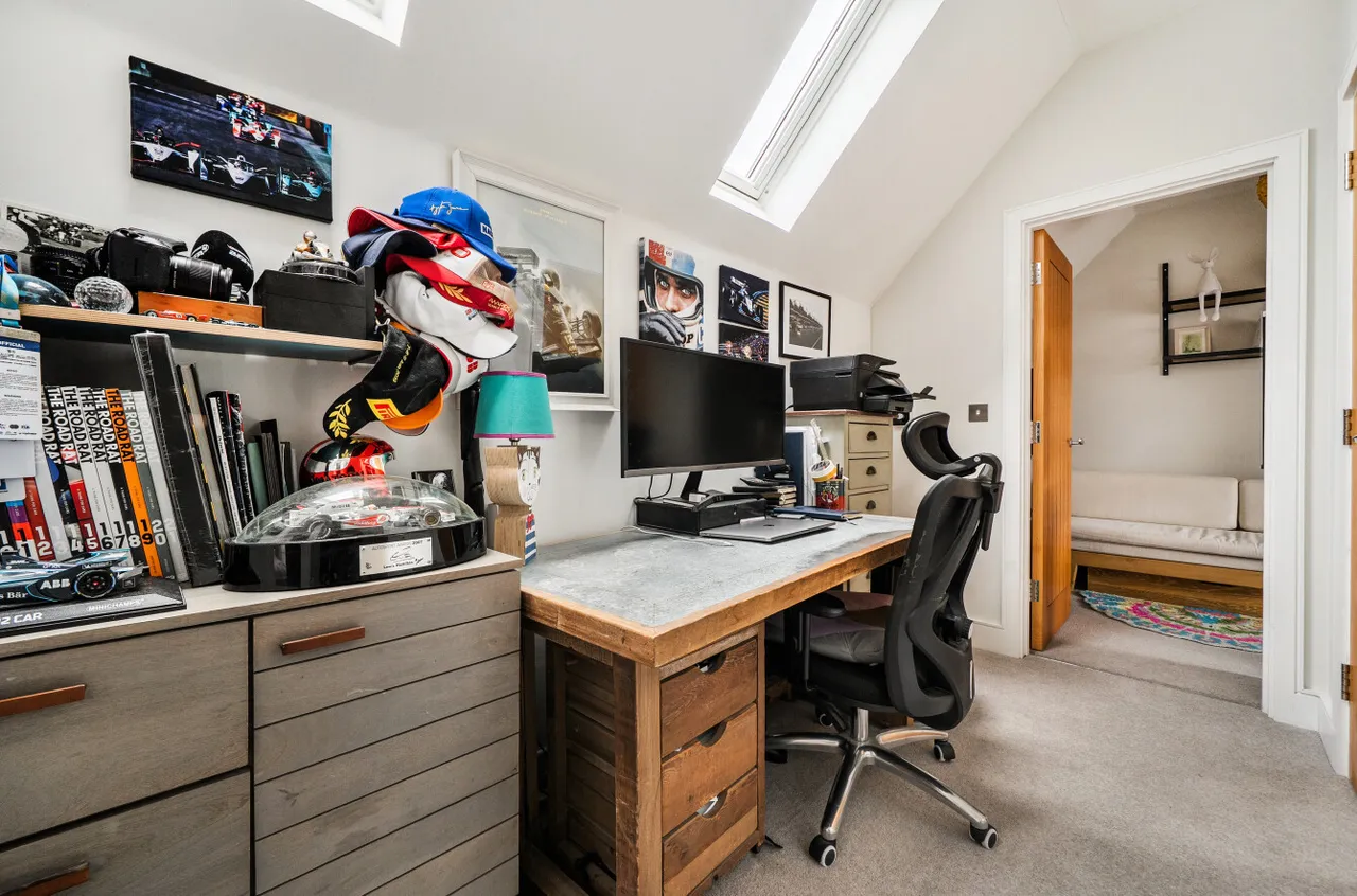 Hall Garden, Binfield, Bracknell, Berkshire, RG42 4NY, photo 19