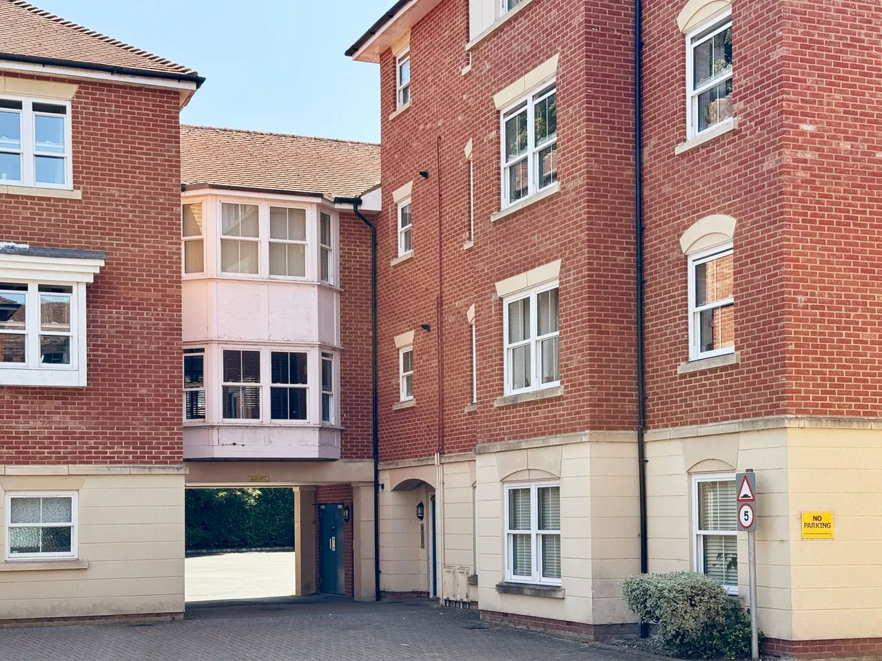 2 bed flat for sale, St. Gabriel's, Wantage, OX12