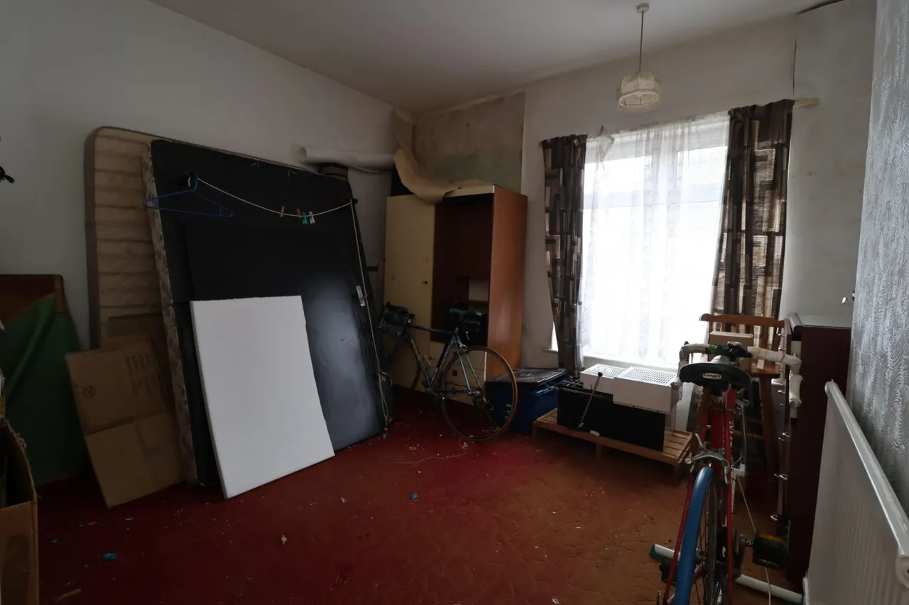 Coronation Street, Whitwell, S80, photo 8