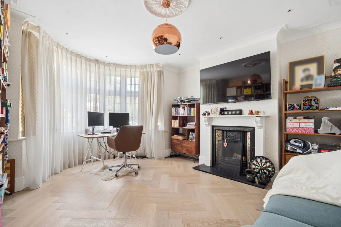 Woodhall Drive, Pinner, HA5, photo 2