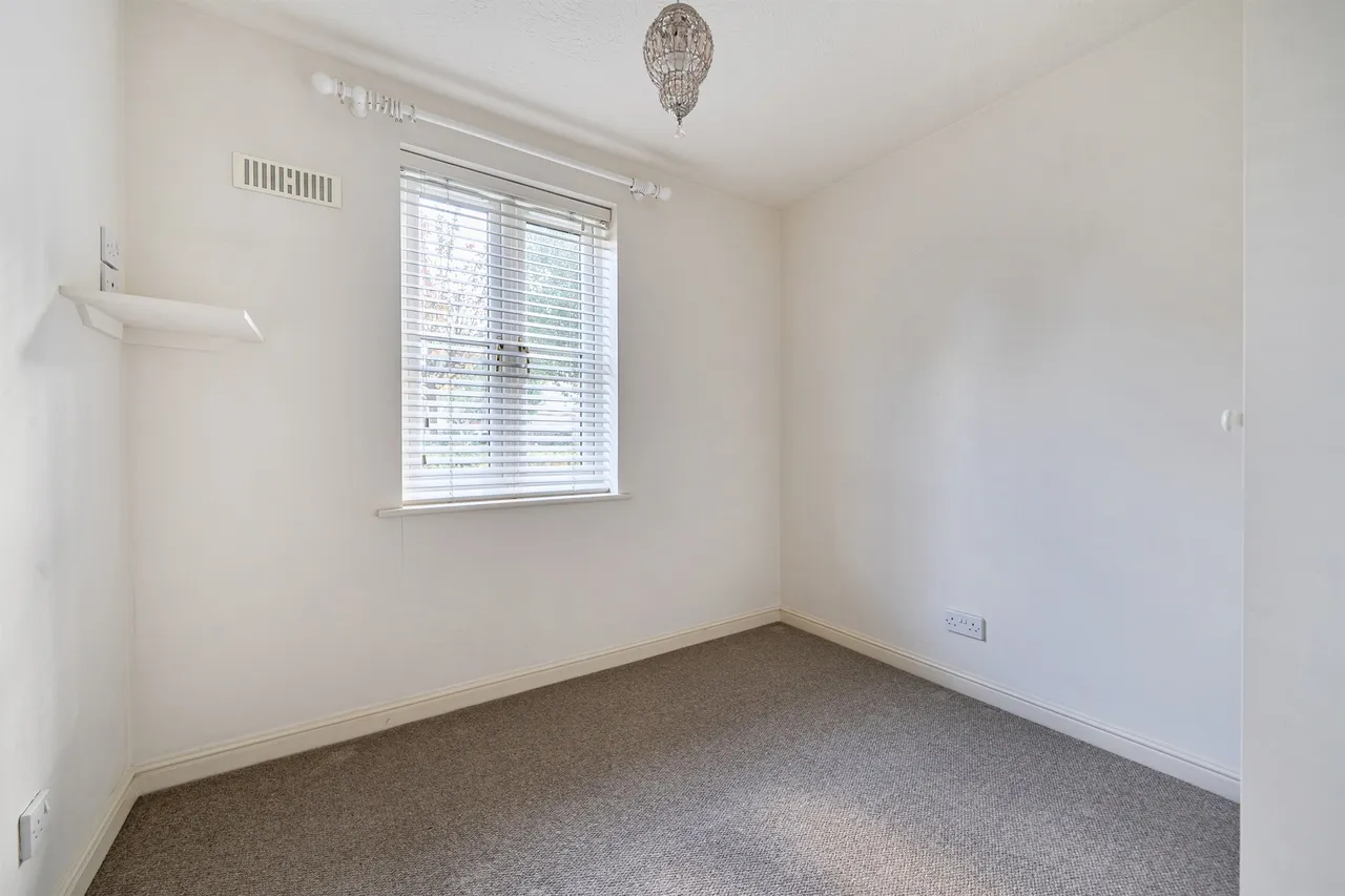 Gater Drive, Enfield, EN2, photo 9