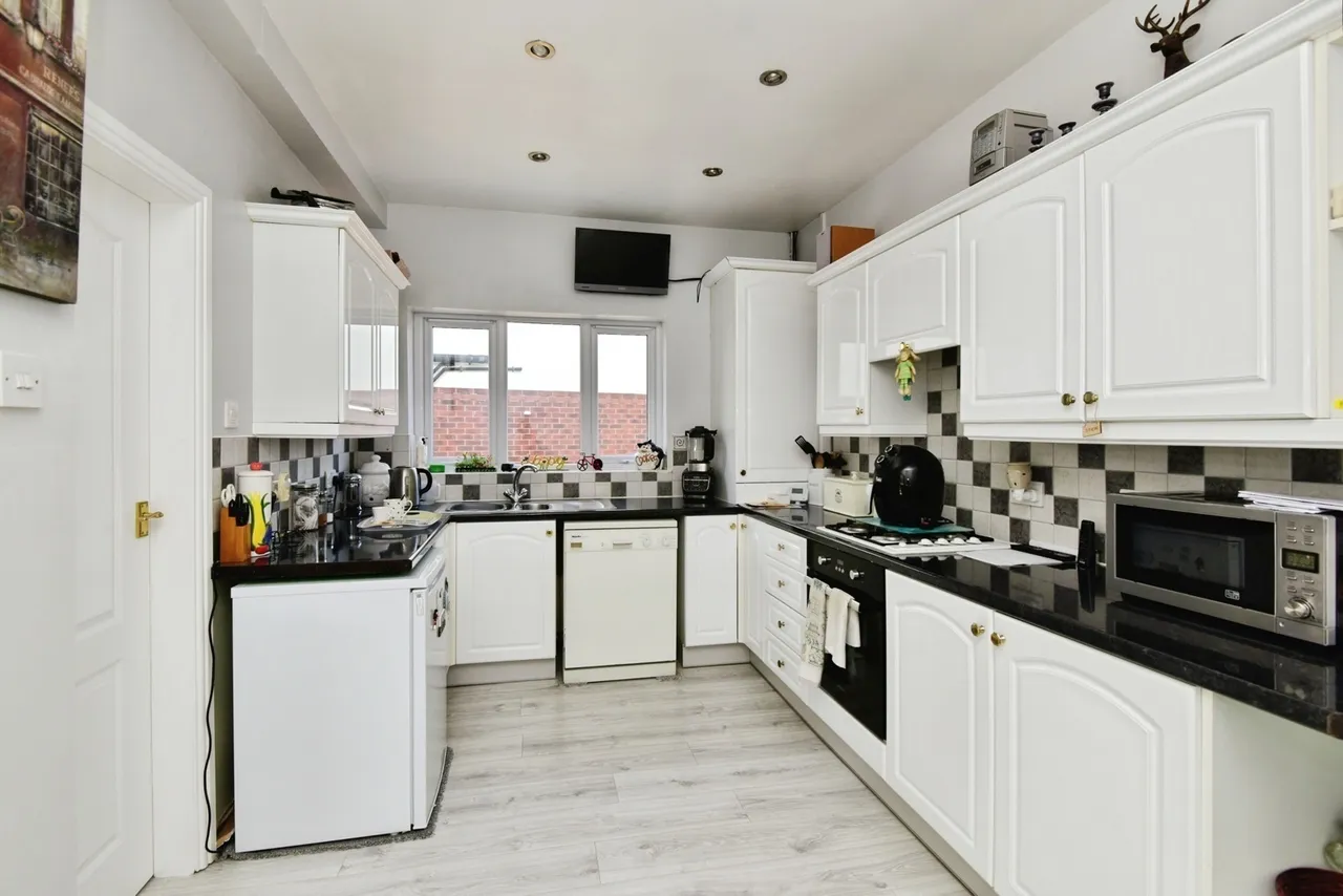 Park Lane, Stoke-On-Trent, ST8, photo 3