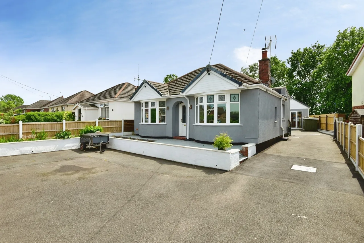 2 bed house for sale, Park Lane, Stoke-On-Trent, ST8