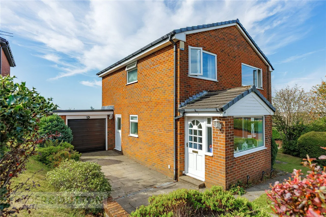 4 bed house for sale, Mayfield Avenue, Springhead, OL4