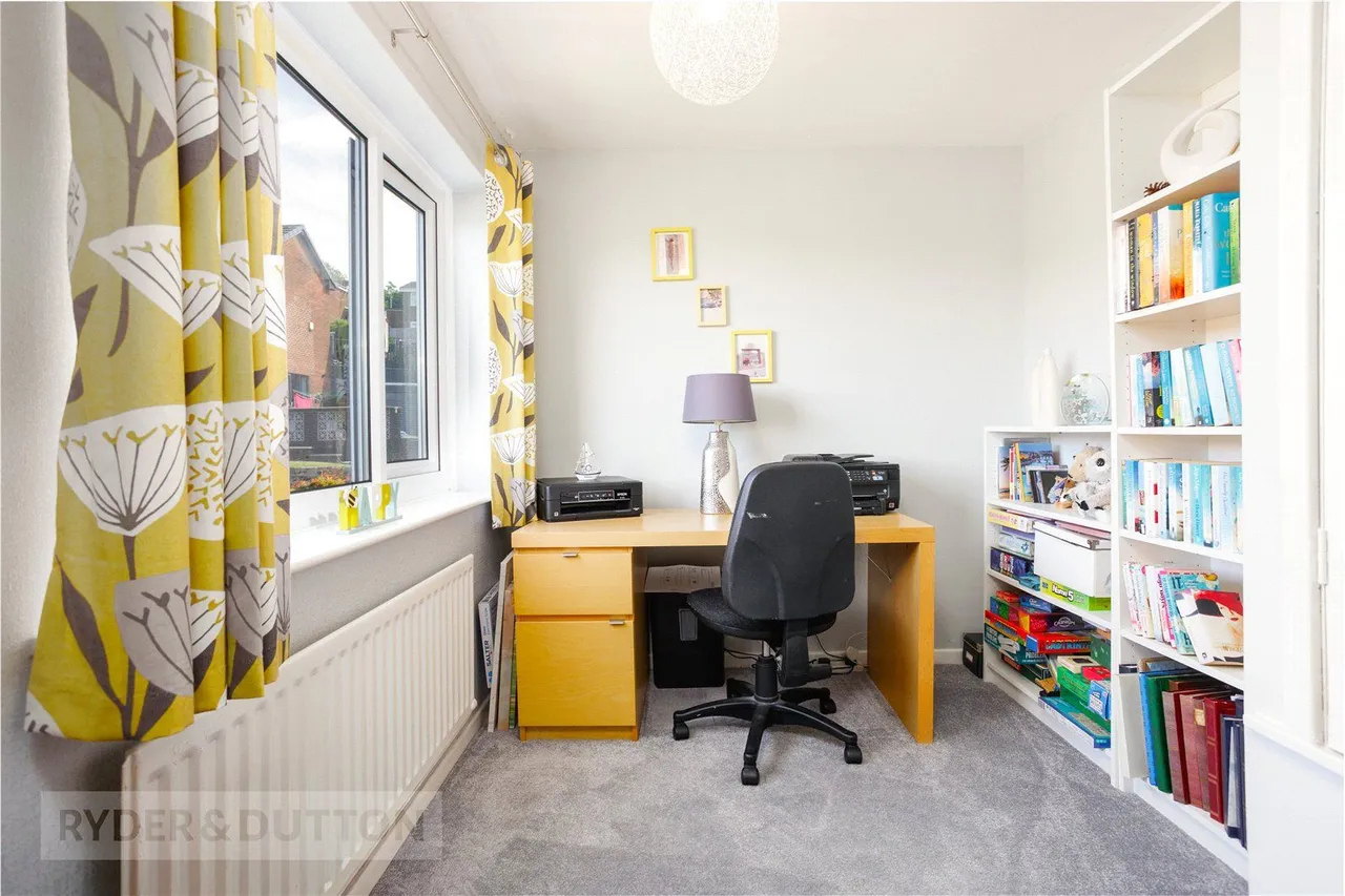 Mayfield Avenue, Springhead, OL4, photo 16