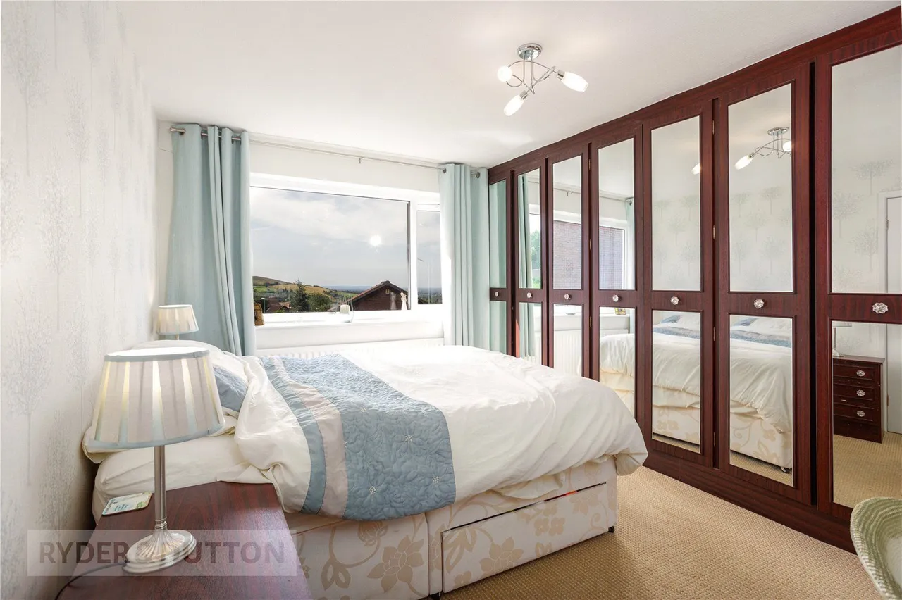 Mayfield Avenue, Springhead, OL4, photo 12