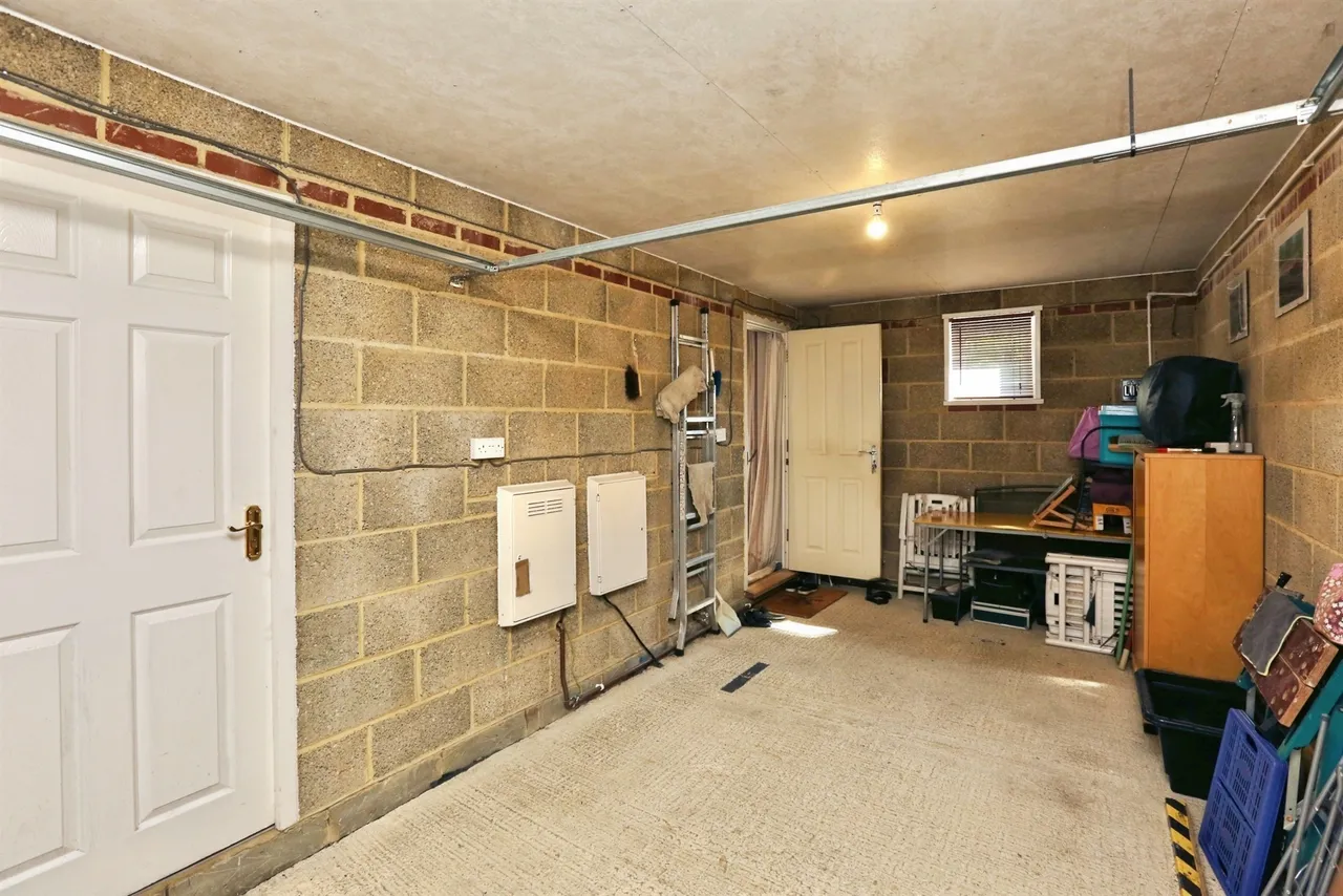 Deer Walk, Hedge End, SO30, photo 13