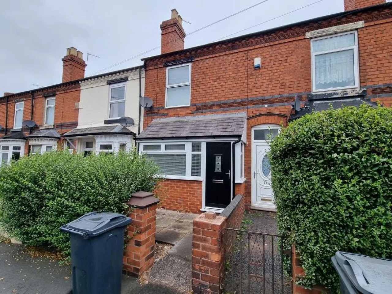 3 bed uk to rent — 13 Penncricket Lane, Oldbury, West Midlands, B68 8LX, UK