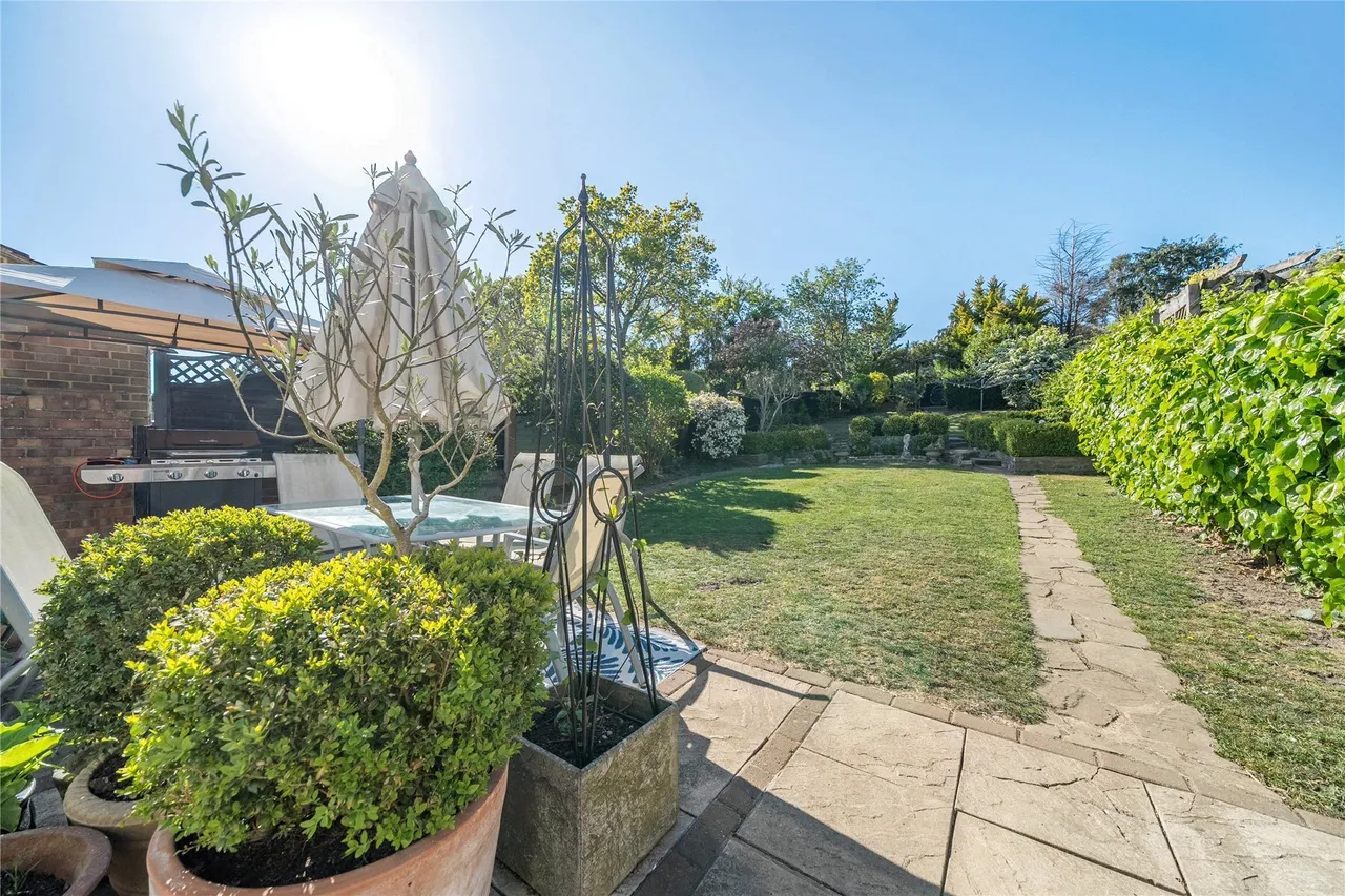 Brownspring Drive, London, SE9, photo 16