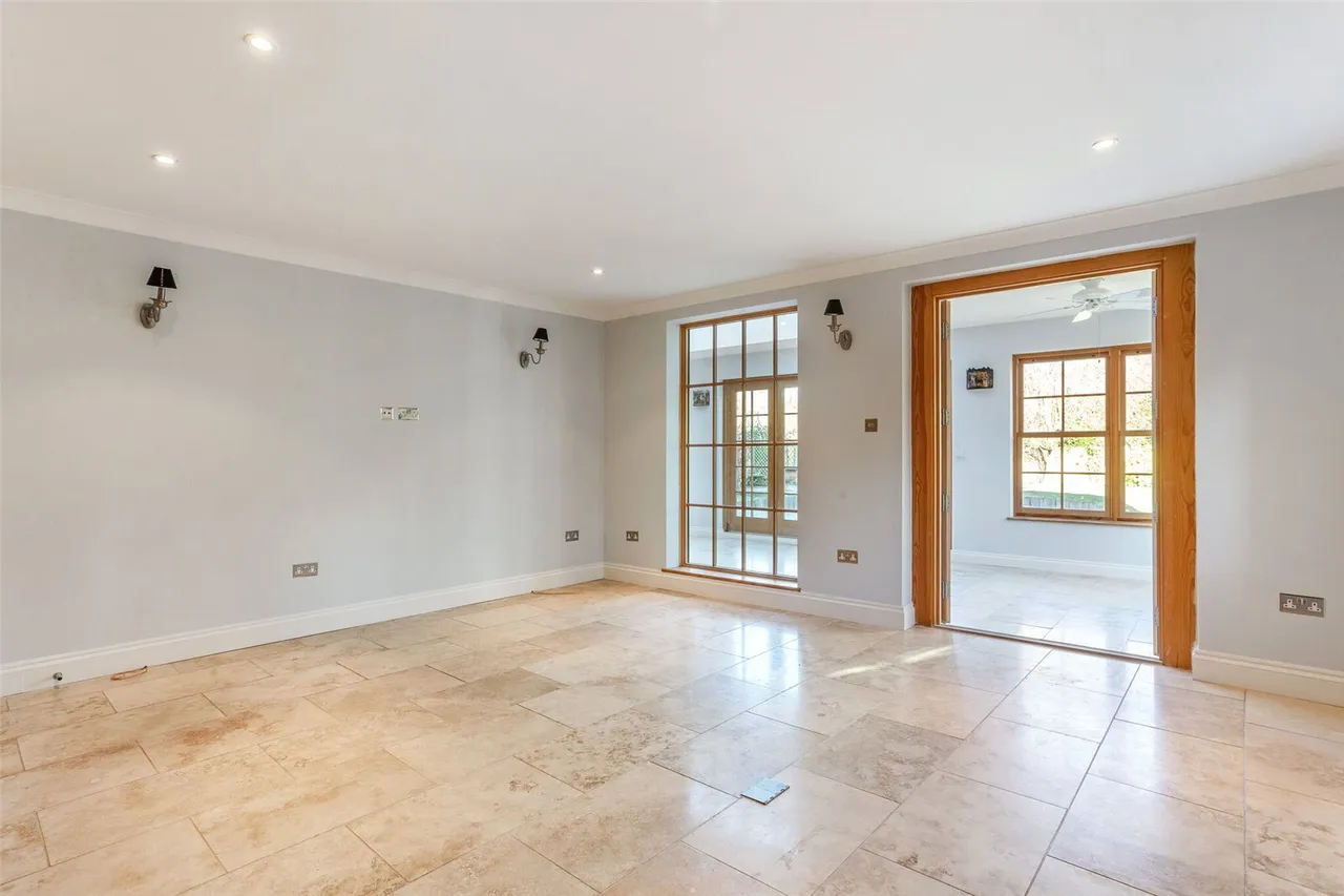 Northcroft Close, Egham, TW20, photo 8