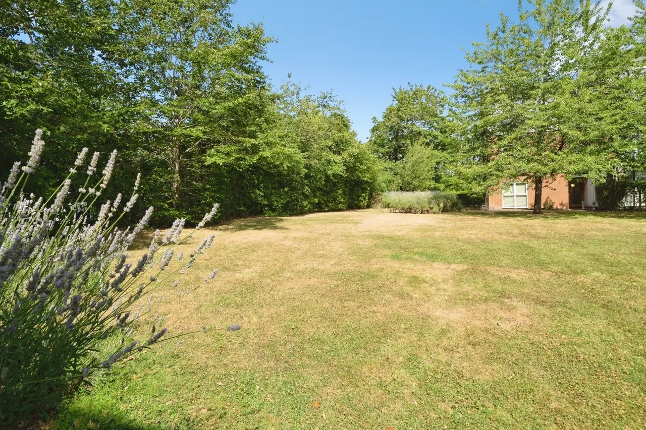 Park View Road, Leatherhead, KT22, photo 13