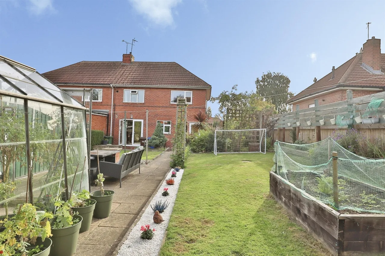 East Bank, Sherburn In Elmet, LS25, photo 14