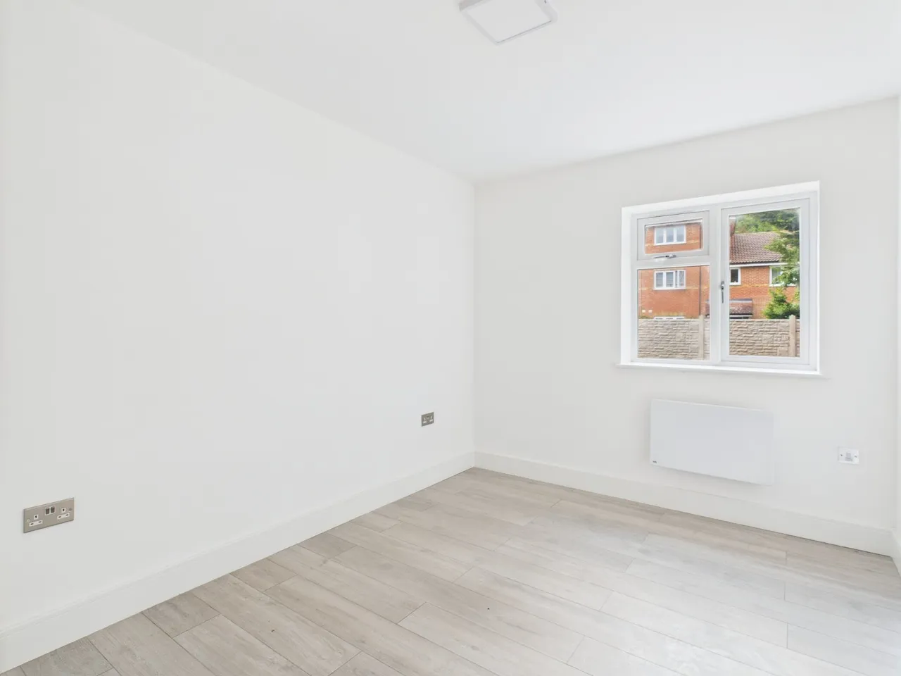 Feltham, Middlesex, photo 6