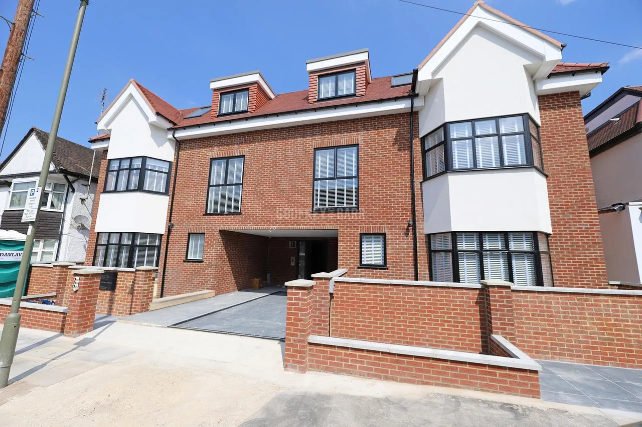 2 bed flat to rent, Beechcroft Avenue, Golders Green, NW11