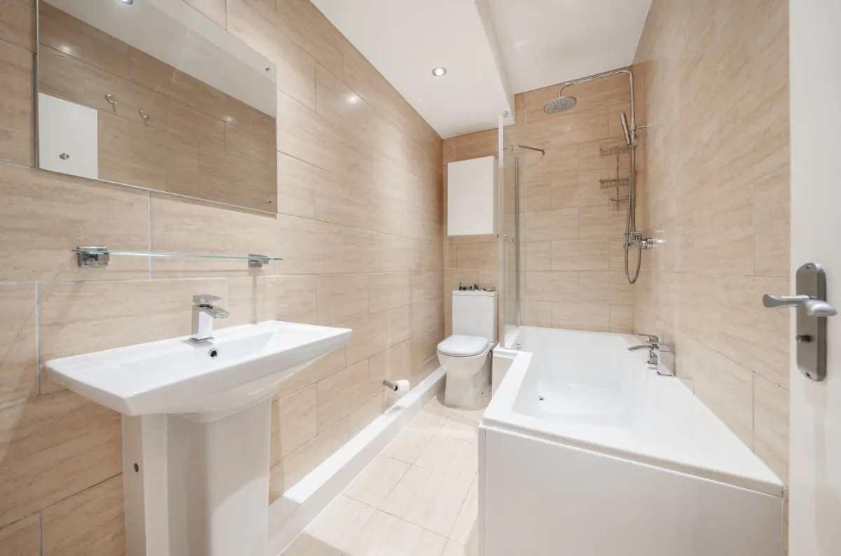 Merton Road, London, SW18, photo 8