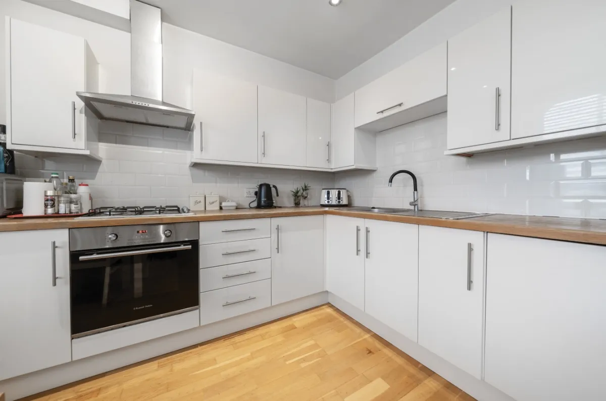 Merton Road, London, SW18, photo 13