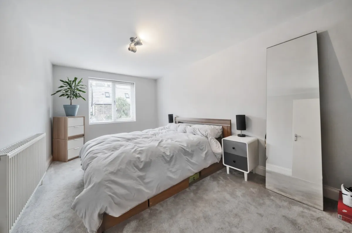 Merton Road, London, SW18, photo 2