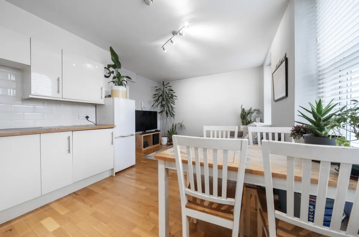 Merton Road, London, SW18, photo 14