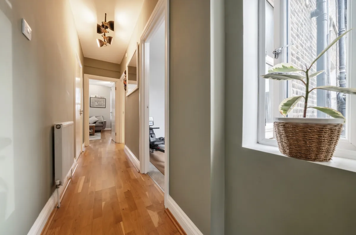 Merton Road, London, SW18, photo 12