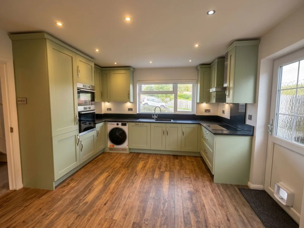 Calverley Crescent, High Wycombe, HP13, photo 16