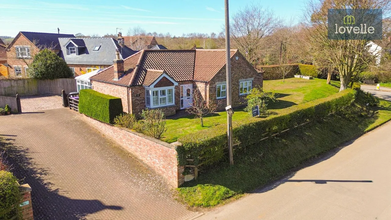 3 bed house for sale, South Road, Tetford, LN9