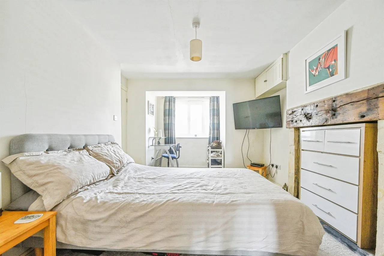 Wood Lane, Chippenham, SN15, photo 13