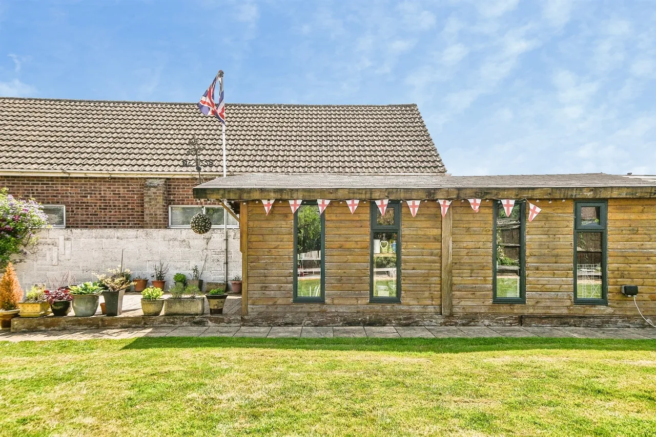Wood Lane, Chippenham, SN15, photo 19