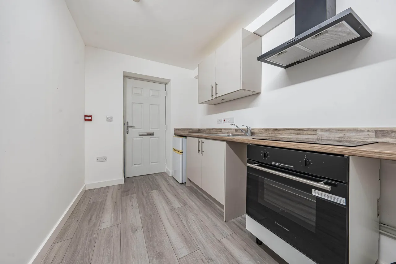 Blackhorse Close, Windsor, Berkshire, SL4 5QP, photo 6