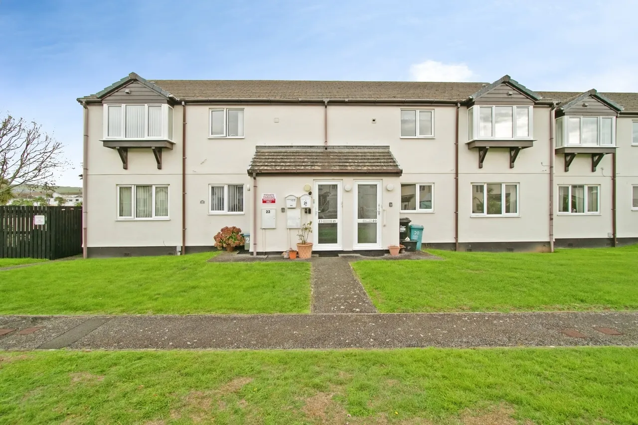 Miners Court, St. Georges Hill, TR6, photo 2