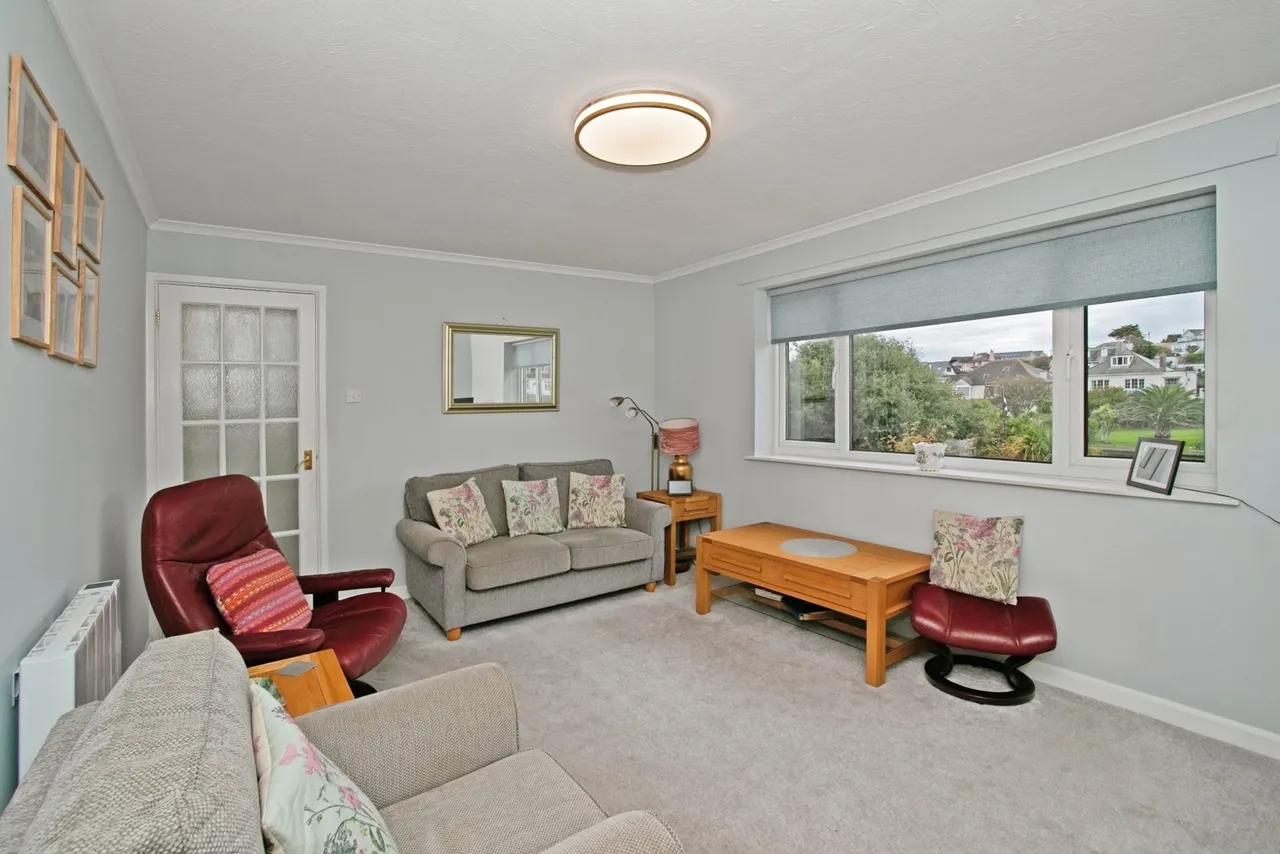 Miners Court, St. Georges Hill, TR6, photo 7