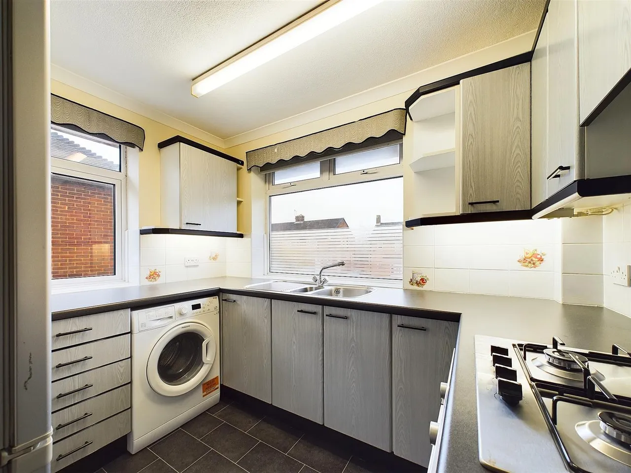 Whitby Road, Ruislip, Middlesex, HA4 9EB, photo 3