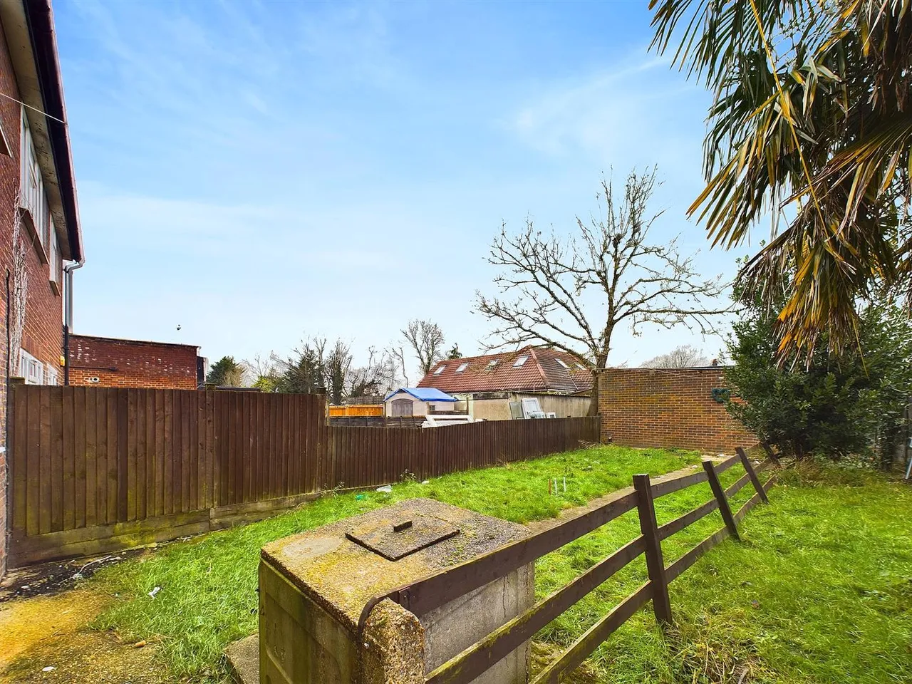 Whitby Road, Ruislip, Middlesex, HA4 9EB, photo 9